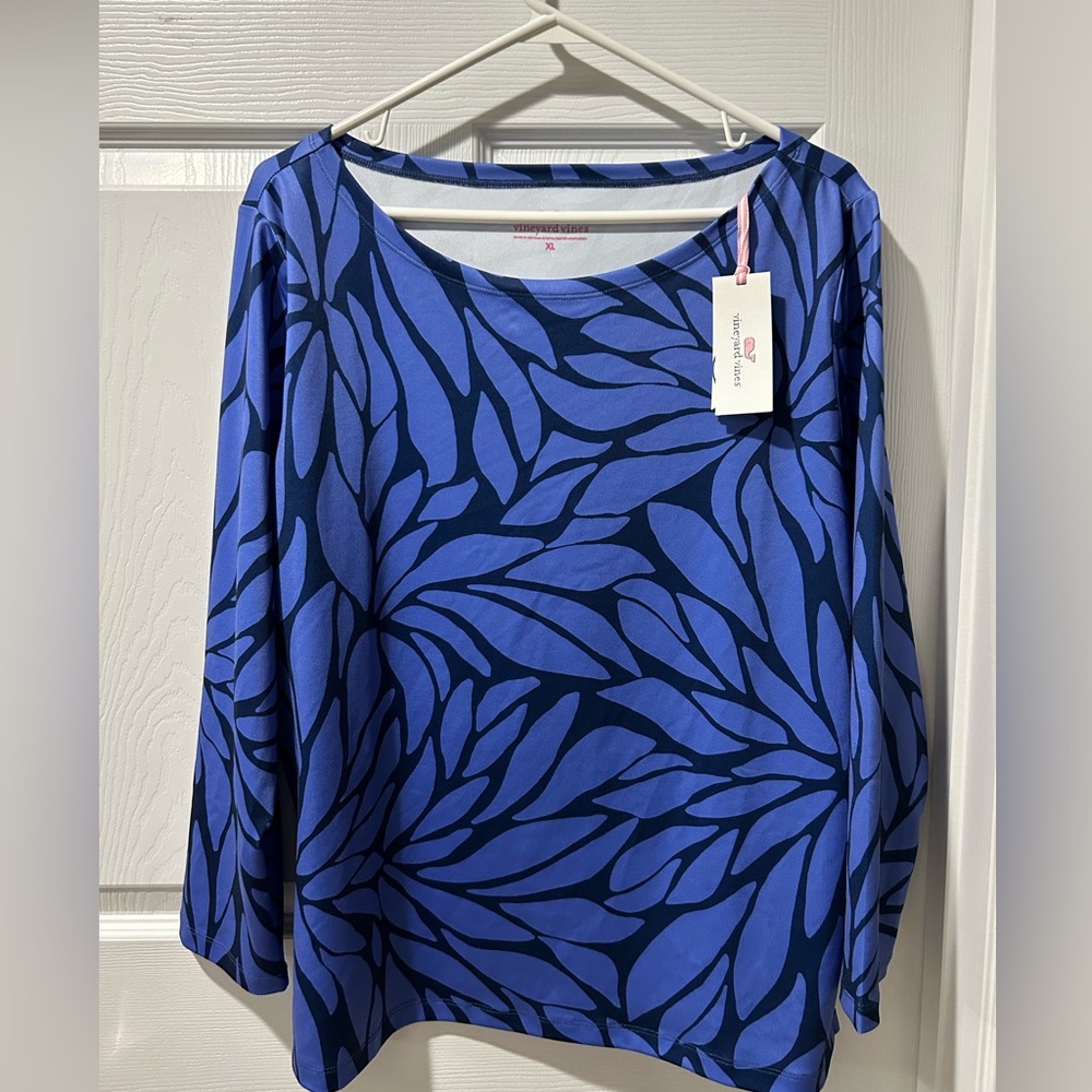 NWT Vinyard Vines size XL top